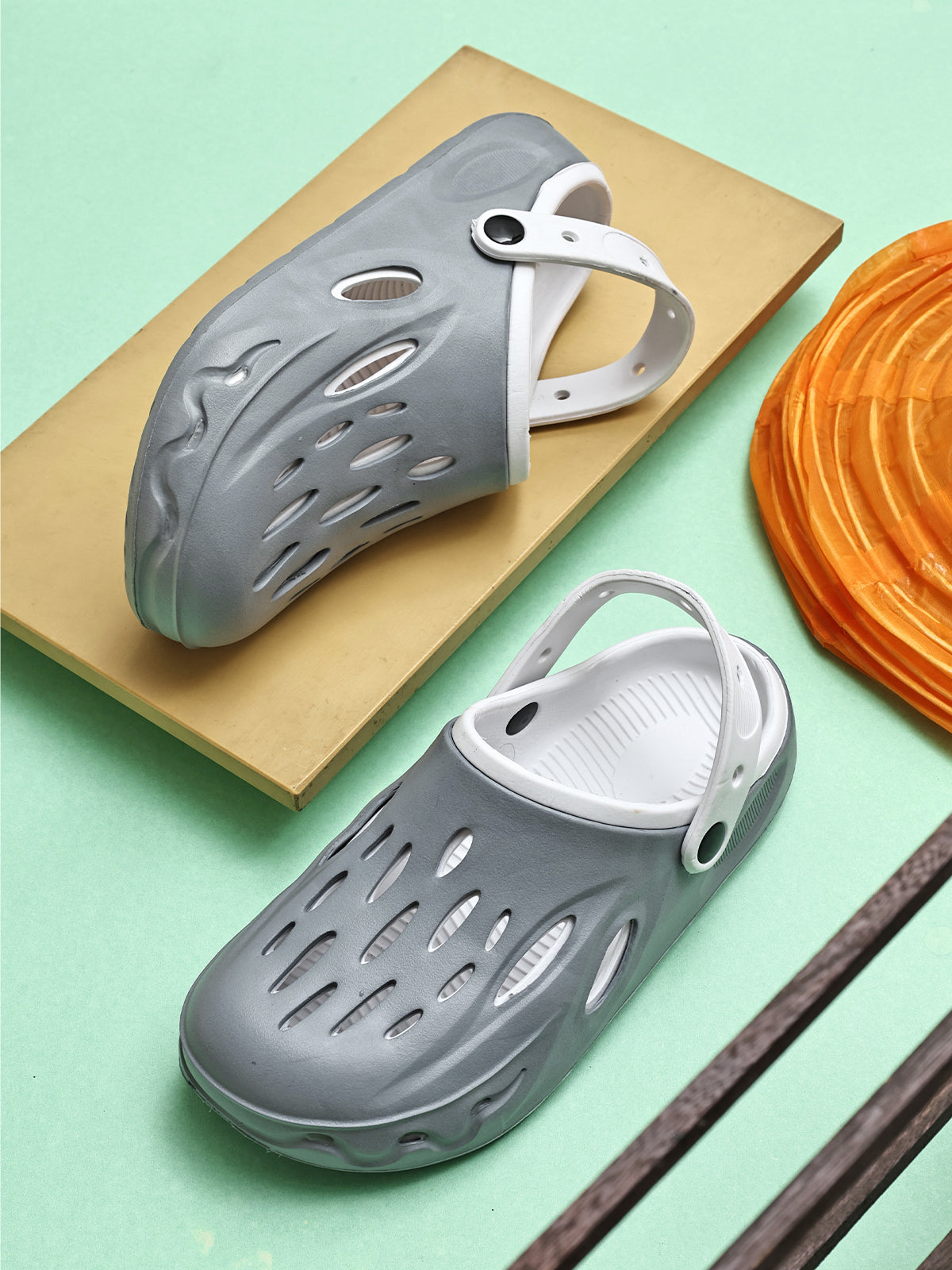 Men’s Stylish Grey Clogs – Lightweight & Comfortable Slip-on Sandals with Back Strap